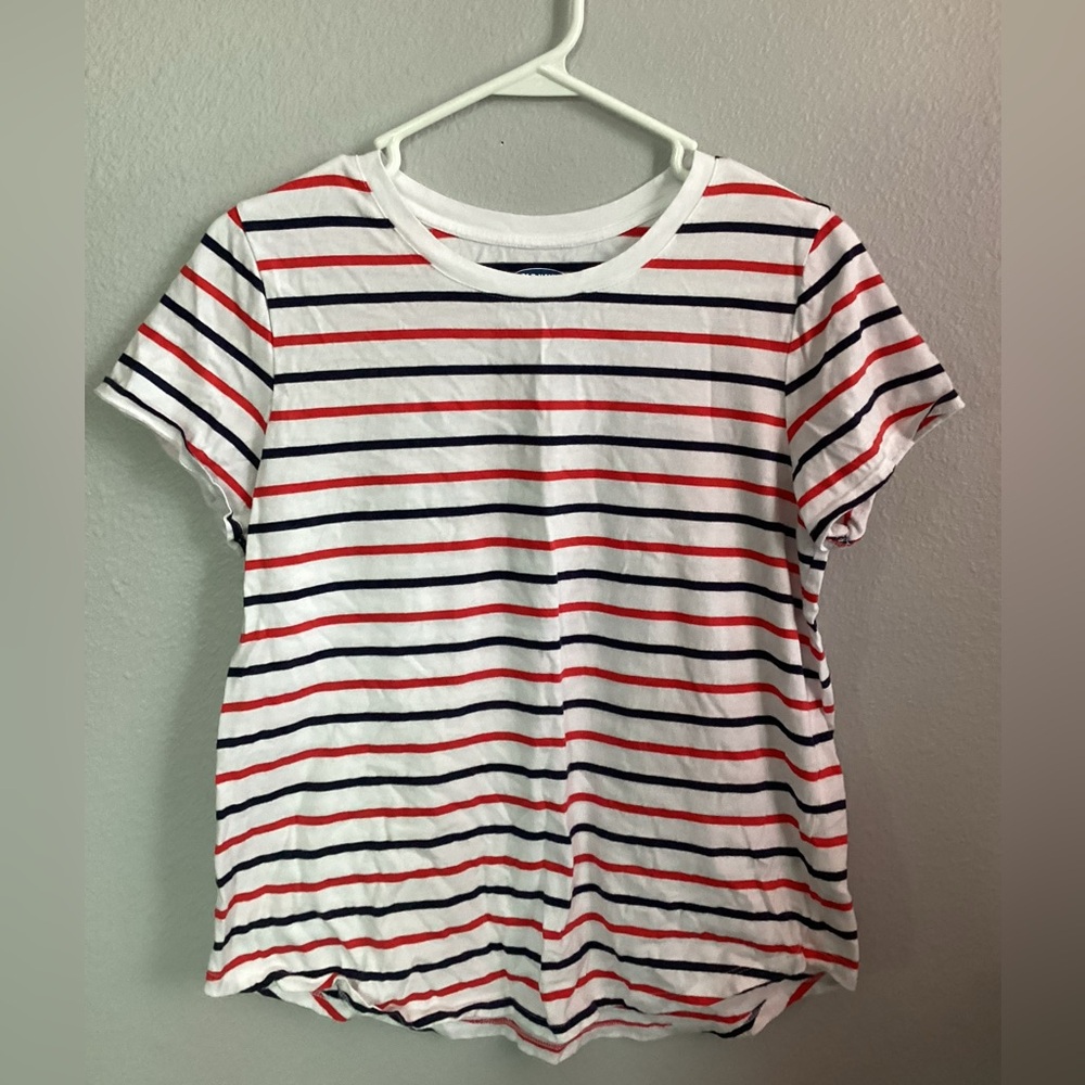 Old navy tee